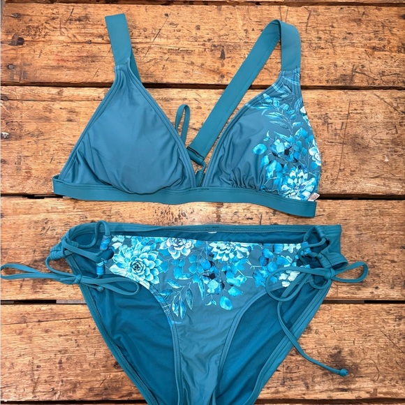 La Vie En Rose Blue Triangle Bikini Set - Picture 1 of 5